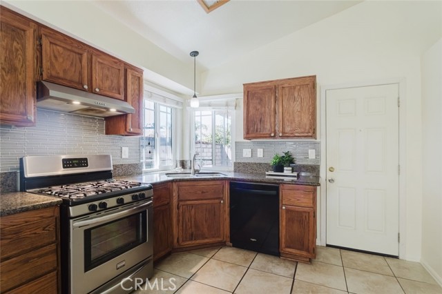 11458 Gold Hill Ave, Fontana, CA 92337 photo 19
