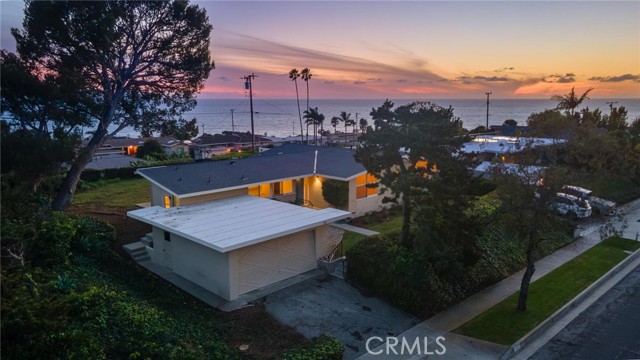 Detail Gallery Image 4 of 71 For 4012 Stalwart Dr, Rancho Palos Verdes,  CA 90275 - 4 Beds | 2/1 Baths