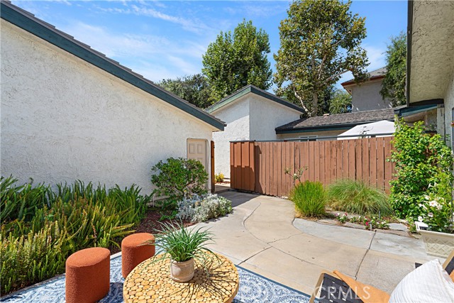 1030 Royal Oaks Drive, Monrovia CA: https://media.crmls.org/medias/7cc94ad5-44ca-40d7-a4bd-51c67c040c6d.jpg