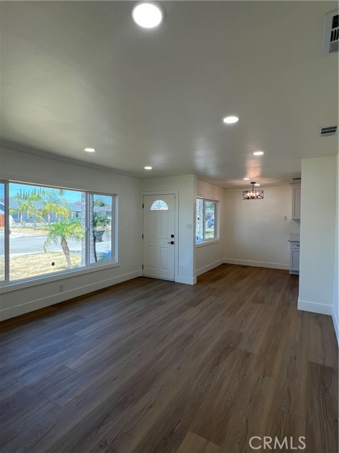 Detail Gallery Image 2 of 14 For 9851 Coalinga Ave, Montclair,  CA 91763 - 4 Beds | 2 Baths