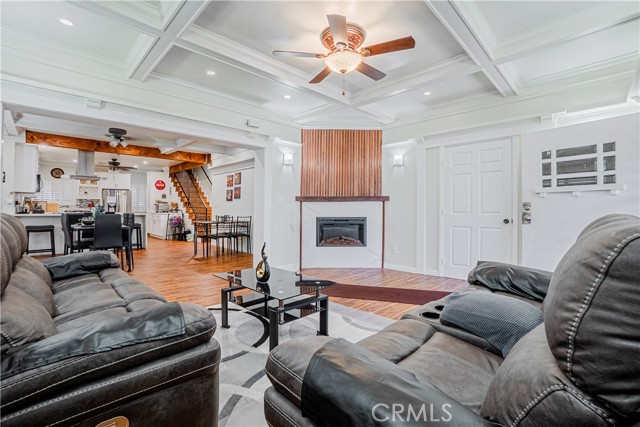 2289 W 29th Place, Los Angeles CA: https://media.crmls.org/medias/7cc9e364-be18-4eb4-82ee-d65166759b22.jpg