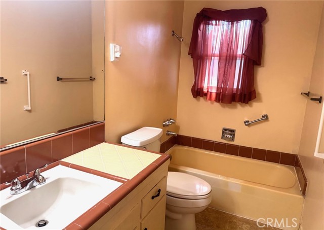 Detail Gallery Image 9 of 11 For 15602 Pitts Ave., Paramount,  CA 90723 - 3 Beds | 2 Baths