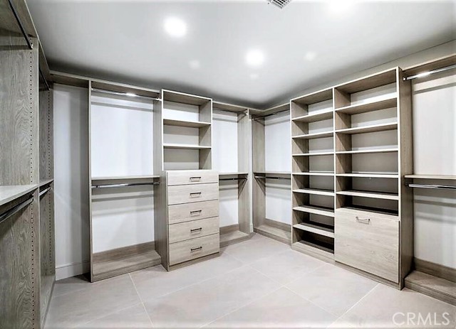 Detail Gallery Image 10 of 18 For 10452 Le Conte, Los Angeles,  CA 90024 - 3 Beds | 5 Baths