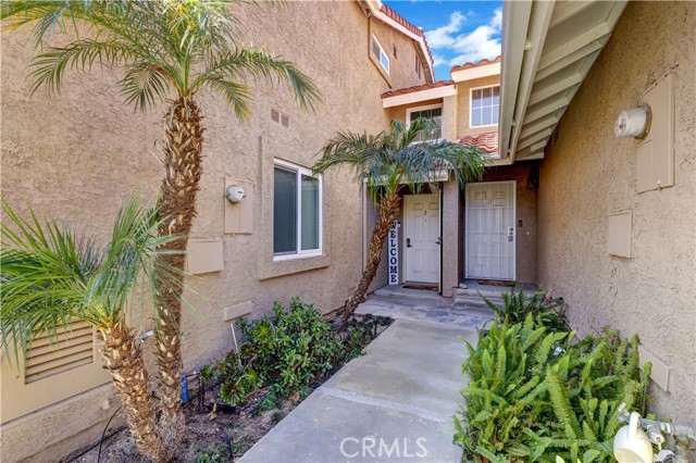 Detail Gallery Image 4 of 50 For 28102 Bobwhite #3,  Saugus,  CA 91350 - 3 Beds | 2/1 Baths