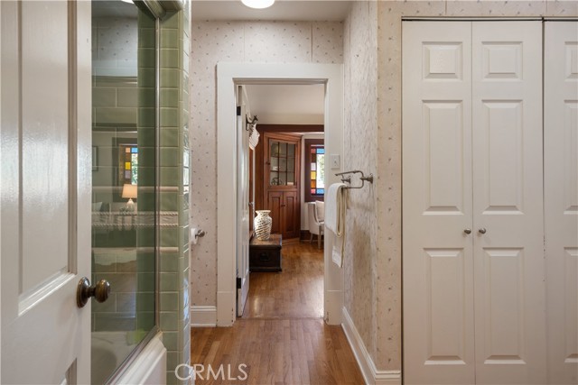 211 E Virginia Avenue, Glendora CA: https://media.crmls.org/medias/7ccbb083-861c-4cf1-98c3-33f489f1e100.jpg