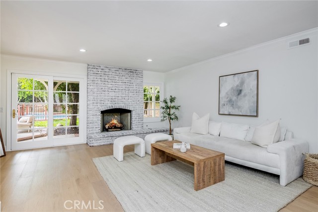 20516 Germain Street, Chatsworth CA: https://media.crmls.org/medias/7cce9e23-e2b8-49c7-85d7-eb6ef65a160f.jpg