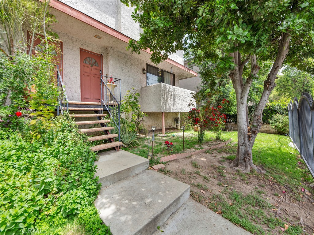 18425 Saticoy Street #1