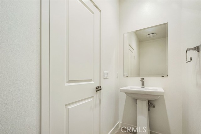 731 E Orange Blossom Way, Azusa CA: https://media.crmls.org/medias/7cd01f46-861e-467e-898d-2263263de2b9.jpg