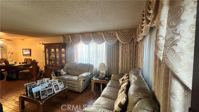 11053 Elmcrest St, El Monte CA: https://media.crmls.org/medias/7cd062aa-dd9d-4414-b080-5dfbe20ef243.jpg
