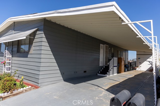 Detail Gallery Image 2 of 28 For 2601 E Victoria #211,  Compton,  CA 90220 - 2 Beds | 2 Baths