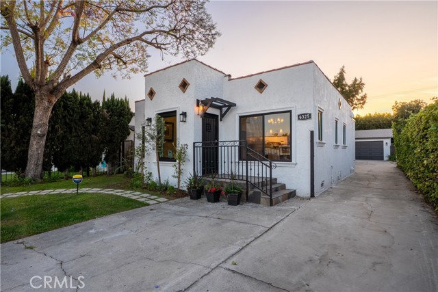 Detail Gallery Image 2 of 38 For 6325 Long St, Los Angeles,  CA 90043 - 3 Beds | 2 Baths