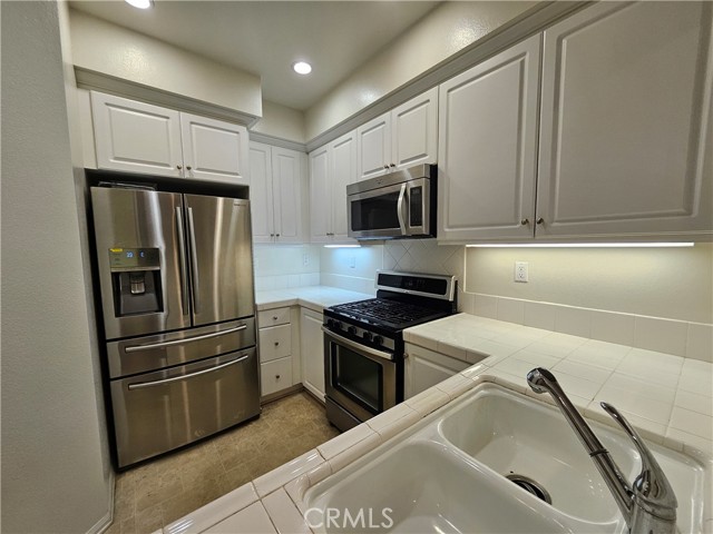 Detail Gallery Image 3 of 20 For 37 Bijou, Irvine,  CA 92618 - 3 Beds | 2/1 Baths