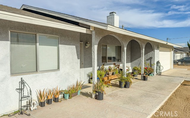 Detail Gallery Image 4 of 35 For 18492 Live Oak St, Hesperia,  CA 92345 - 3 Beds | 2 Baths