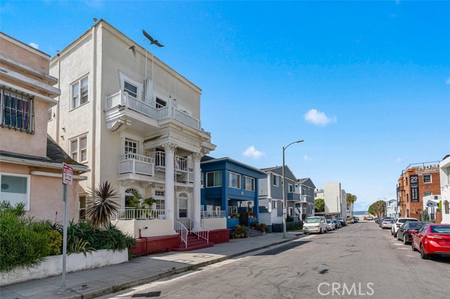 44 48 Navy Street, Venice CA: https://media.crmls.org/medias/7cd2baa6-68cb-46f3-9f5b-7b34f0fee5c9.jpg