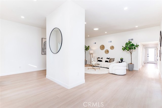 26 Seton, Irvine CA: https://media.crmls.org/medias/7cd3408d-38a5-42a2-b750-5b998d0565e4.jpg