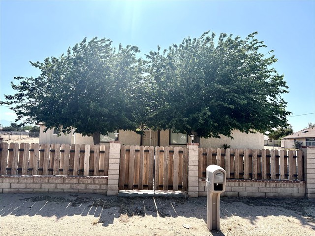 9856 Hawthorne Avenue, Hesperia CA: https://media.crmls.org/medias/7cd40ce2-592e-452c-a0d8-2b601c5a57d3.jpg
