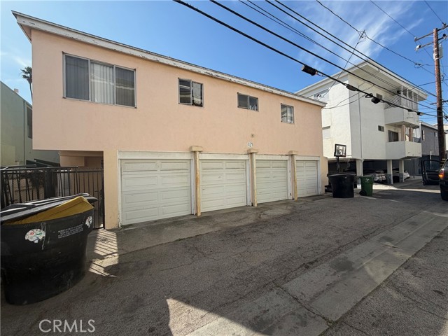 Detail Gallery Image 4 of 5 For 1129 Lincoln Bld, Santa Monica,  CA 90403 - – Beds | – Baths