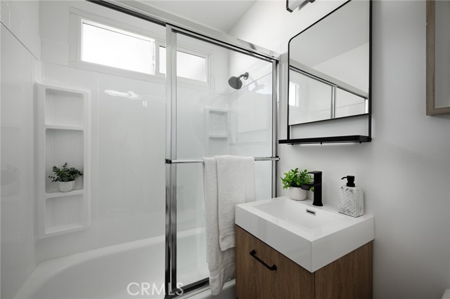 Image 14 of 21 For 2024 Shipway Avenue