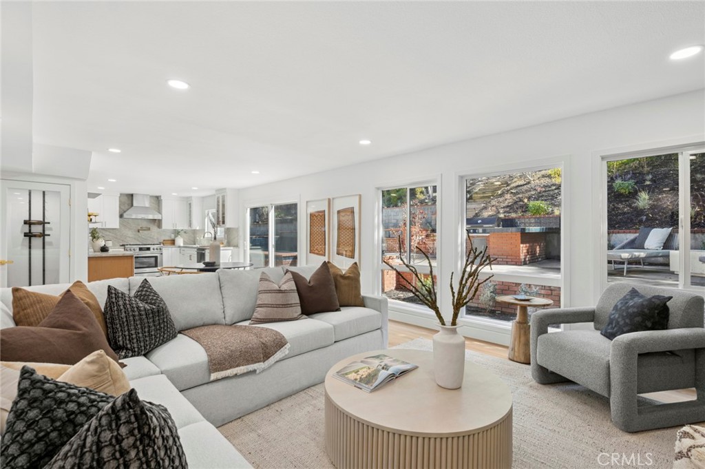 MLS #OC25245690 image #12