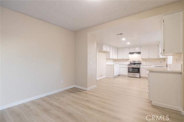 Detail Gallery Image 23 of 49 For 1201 Camran, Lancaster,  CA 93535 - 5 Beds | 3 Baths