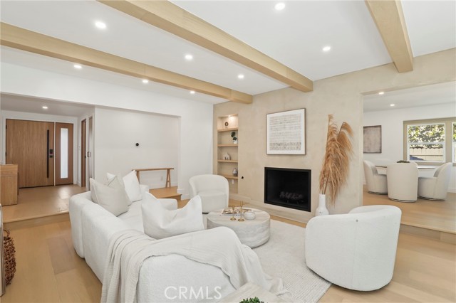 Detail Gallery Image 6 of 47 For 23856 Aetna, Woodland Hills,  CA 91367 - 4 Beds | 3 Baths