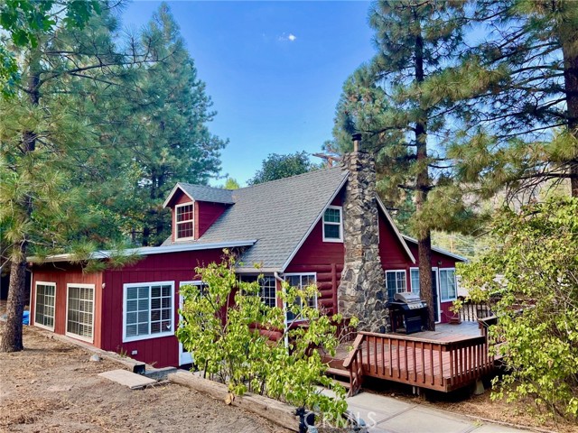 876 Lark Dr, Wrightwood, CA 92397