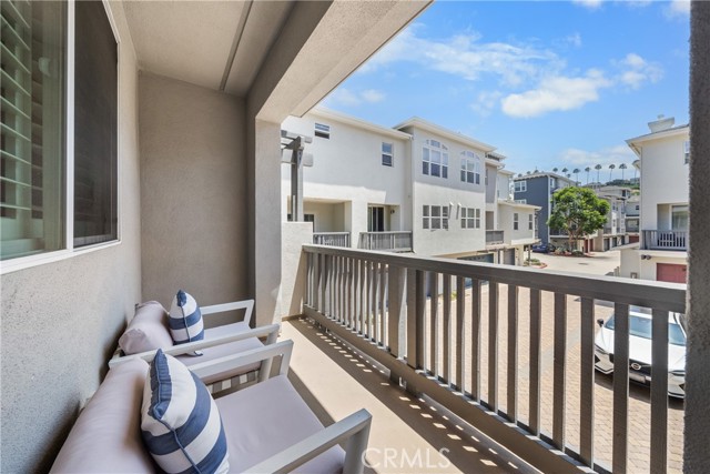 Detail Gallery Image 9 of 35 For 6011 Dawn Creek #7,  Playa Vista,  CA 90094 - 3 Beds | 2/1 Baths