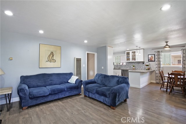 10108 Roseton Avenue, Santa Fe Springs CA: https://media.crmls.org/medias/7cd81512-a001-4316-a546-7fc0989c7087.jpg