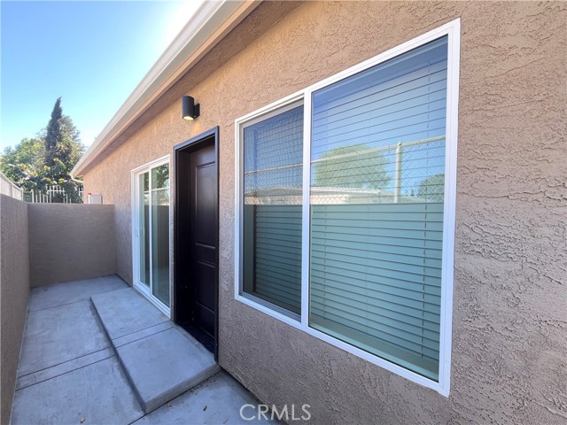 Detail Gallery Image 2 of 14 For 8412 Burnet Ave, North Hills,  CA 91343 - 2 Beds | 2 Baths