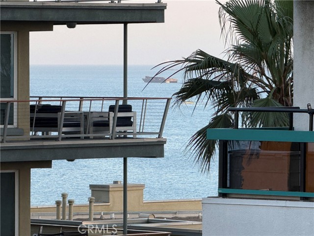 1310 E Ocean Boulevard, Long Beach CA: https://media.crmls.org/medias/7cd8e5ad-a8e9-4ee9-a211-d17718fbd879.jpg