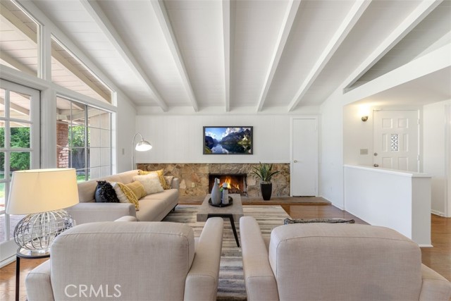 Detail Gallery Image 11 of 27 For 16427 Clymer St, Granada Hills,  CA 91344 - 5 Beds | 2 Baths