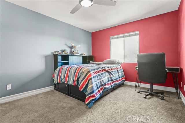 Detail Gallery Image 34 of 72 For 29724 Castlebury, Castaic,  CA 91384 - 4 Beds | 3 Baths