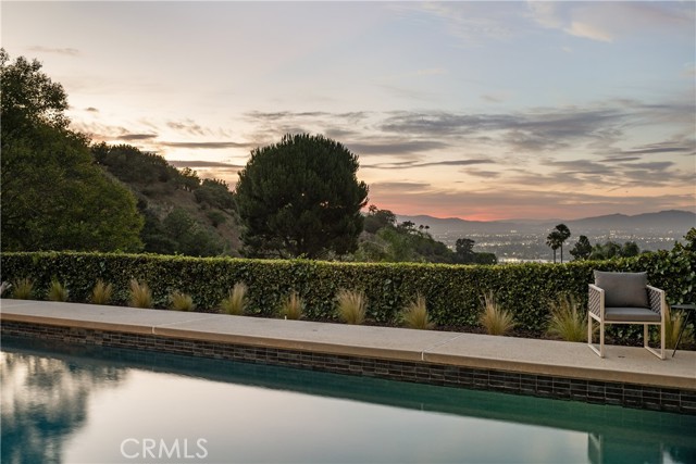 Detail Gallery Image 40 of 42 For 3511 Stonehill Pl, Sherman Oaks,  CA 91423 - 5 Beds | 3 Baths