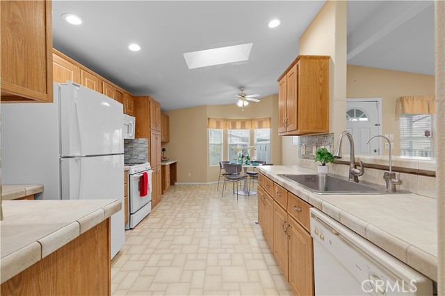 Detail Gallery Image 24 of 64 For 13202 Hoover Street, #18,  Westminster,  CA 92683 - 3 Beds | 2 Baths