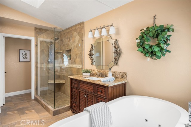 8115 Surfline Drive, Huntington Beach CA: https://media.crmls.org/medias/7cdc58d7-c138-47a1-bb24-c4ada3b43fb3.jpg