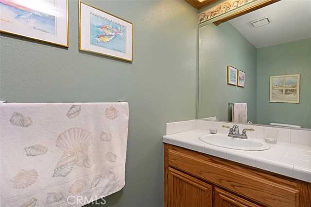 Detail Gallery Image 8 of 33 For 1432 Janis Lynn Ln, Vista,  CA 92083 - 3 Beds | 2/1 Baths