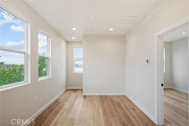 Detail Gallery Image 10 of 29 For 243 E 3rd St, Tracy,  CA 95376 - 4 Beds | 3 Baths