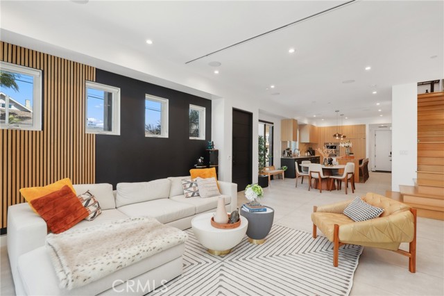 620 Huntington Street, Huntington Beach CA: https://media.crmls.org/medias/7cdebea4-028e-4601-9814-daa05f41e3fc.jpg