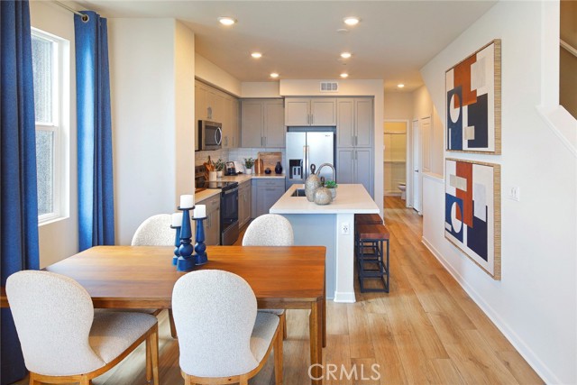 Detail Gallery Image 11 of 22 For 9529 Hannah Way, Riverside,  CA 92503 - 4 Beds | 4 Baths