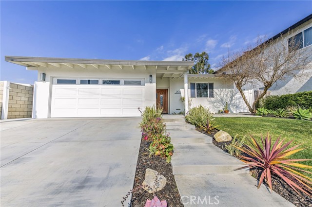 Detail Gallery Image 1 of 1 For 205 Surf Pl, Seal Beach,  CA 90740 - 3 Beds | 2 Baths