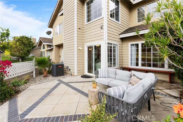 Detail Gallery Image 19 of 48 For 740 S Crown Pointe Dr, Anaheim Hills,  CA 92807 - 3 Beds | 2/1 Baths