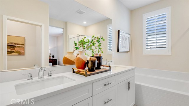 2709 W Amberley Privado, Ontario CA: https://media.crmls.org/medias/7cdfc300-063a-4923-a8d9-cef44f5d2f7f.jpg
