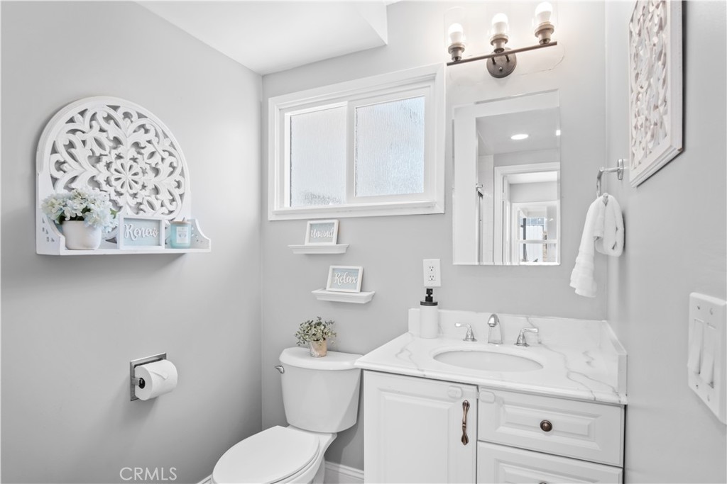 https://media.crmls.org/medias/7cdfd785-2dde-4a98-a577-25864b10e6f4.jpg?preset=X-Large