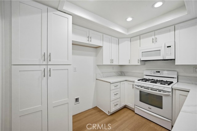 Detail Gallery Image 11 of 41 For 1910 E Calico Dr, West Covina,  CA 91791 - 2 Beds | 2/1 Baths