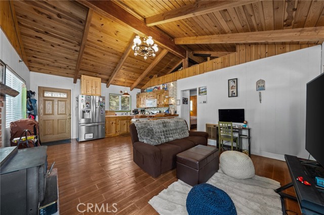 Detail Gallery Image 8 of 29 For 731 Yukon Rd, Green Valley Lake,  CA 92341 - 2 Beds | 1 Baths