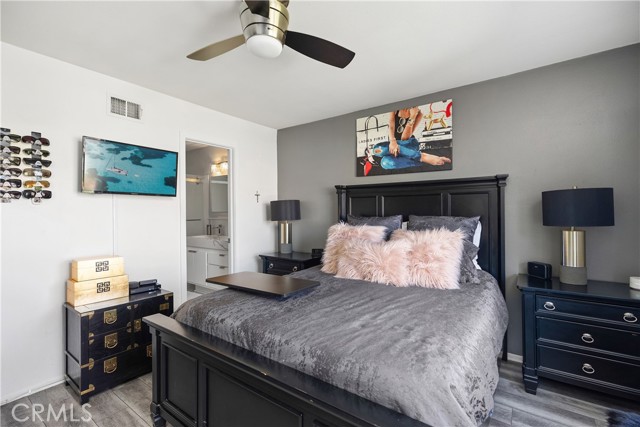 40 Tangerine, Irvine CA: https://media.crmls.org/medias/7ce1acd4-212f-49cd-97f1-2e669198e679.jpg