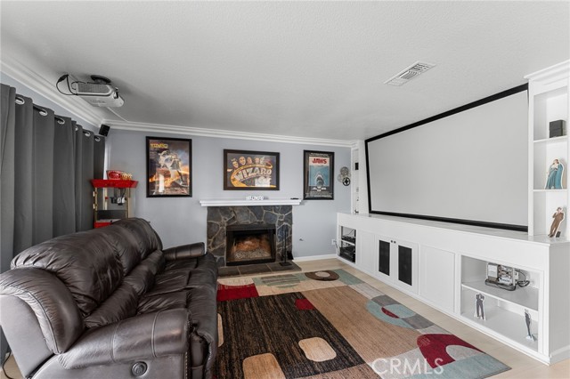 6264 N Beechwood Avenue, San Bernardino CA: https://media.crmls.org/medias/7ce1acee-ae28-4781-9ead-b02990e04a05.jpg