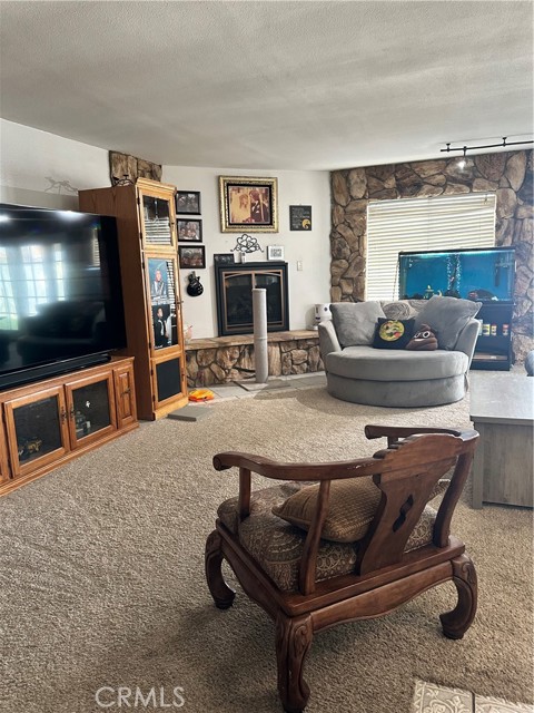 Detail Gallery Image 7 of 16 For 22170 Raven Way, Grand Terrace,  CA 92313 - 5 Beds | 3/1 Baths