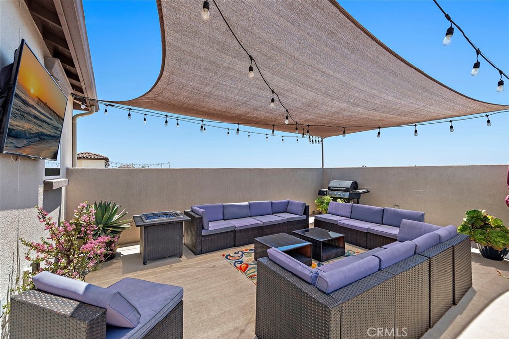 527 S Motif Street