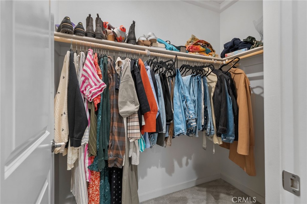 https://media.crmls.org/medias/7ce22816-4991-4e04-8bc7-06a9d4401957.jpg?preset=X-Large